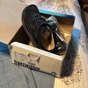 Birkenstock Navy Tyler shoe New in box